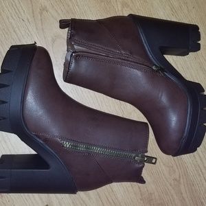 NWOB Bamboo ankle length wedge boots